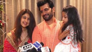 Sharad Kelkar is an Indian actor with an estimated net worth of around $4 million. He has worked in Hindi, Marathi, and Telugu films and has won several awards