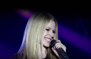 Avril Lavigne Net Worth Relationship, Bio, Cars, House, Awards