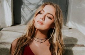 Isabella Alexander Net Worth