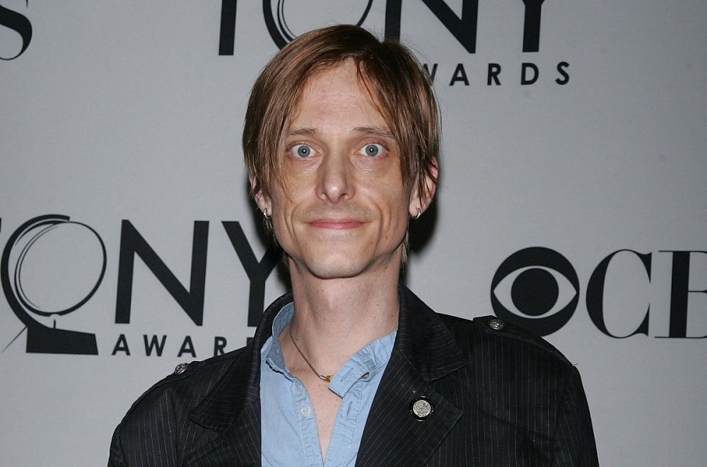 Mackenzie Crook Income