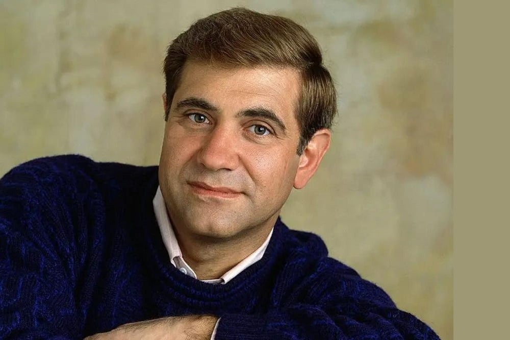 Dan Lauria Biography